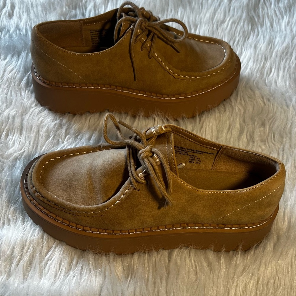 Womens Casual Lace-Up Platform Moccasin in Brown